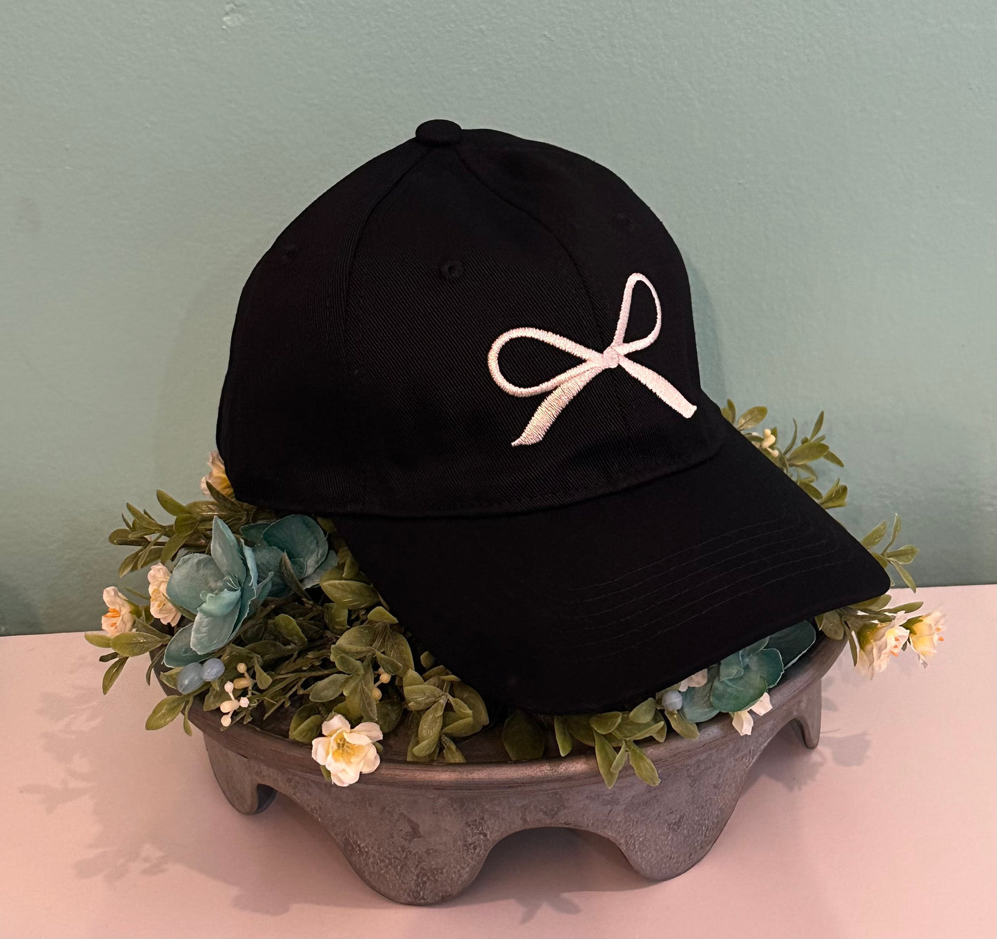 Black/WhiteRibbon Cap