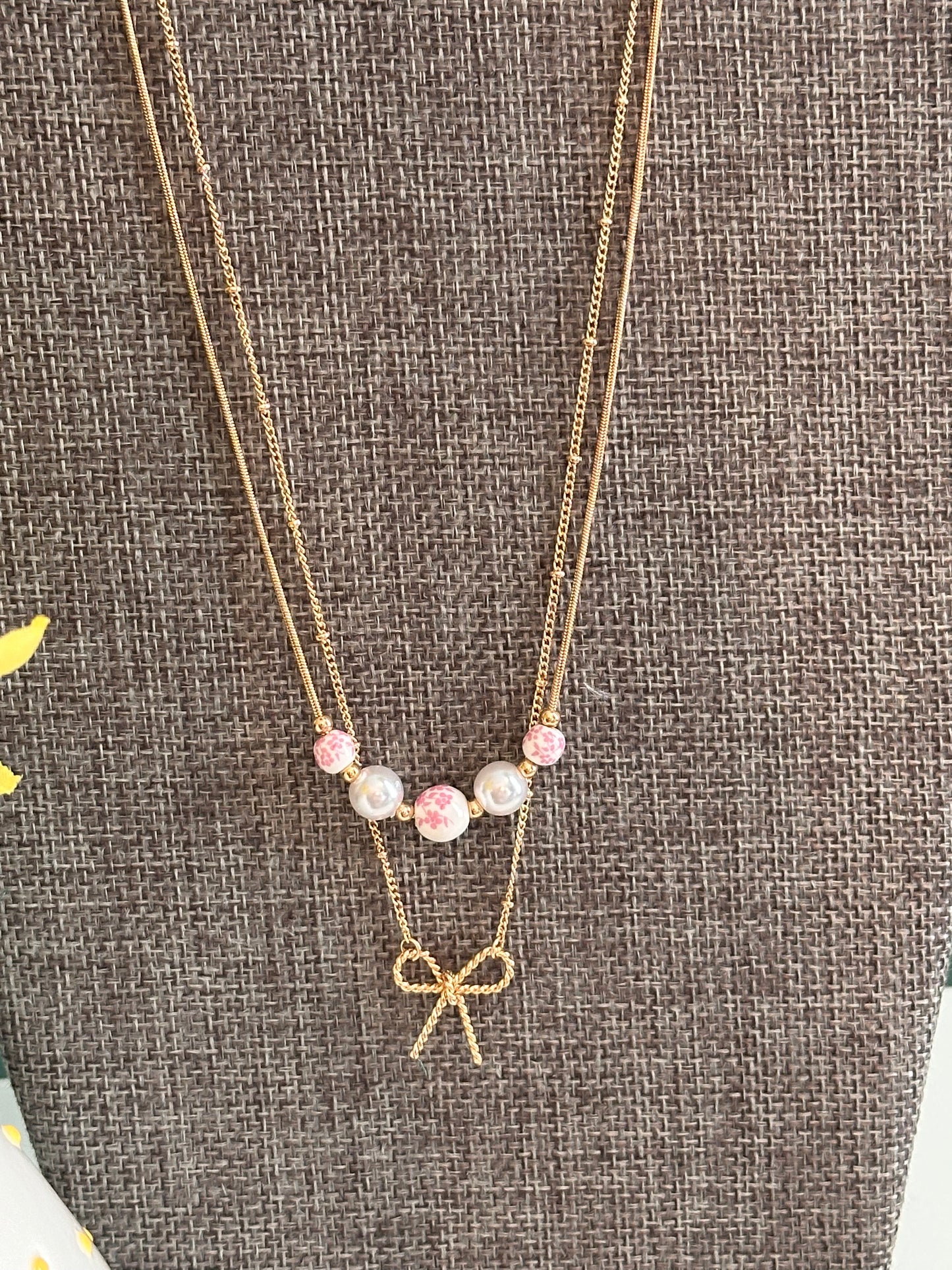 Gold Bow/Bead Necklace