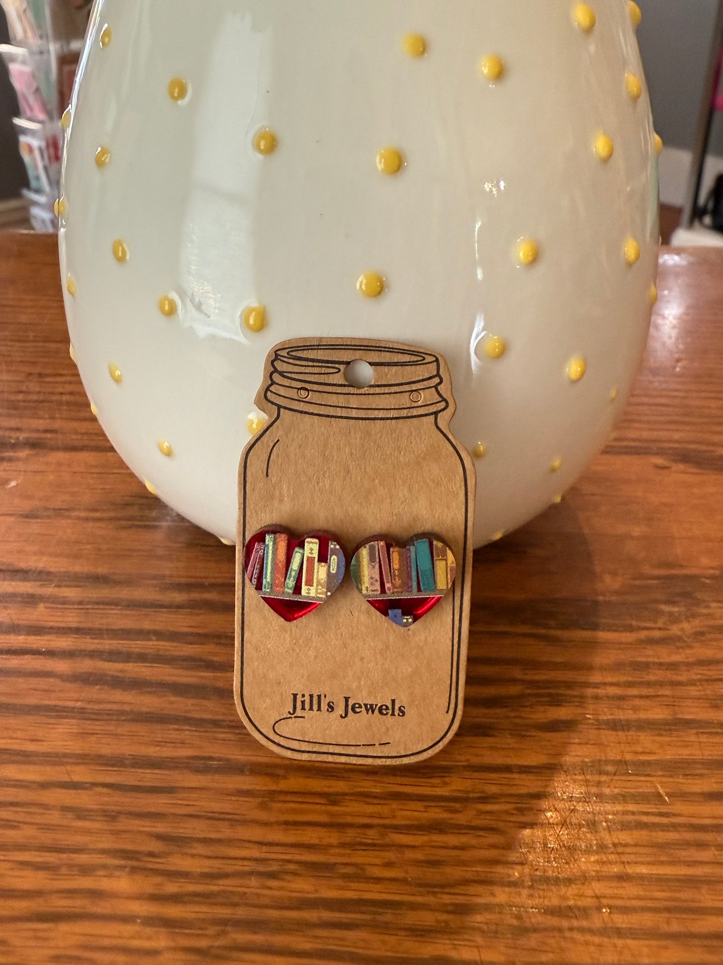 Red Bookshelf Stud