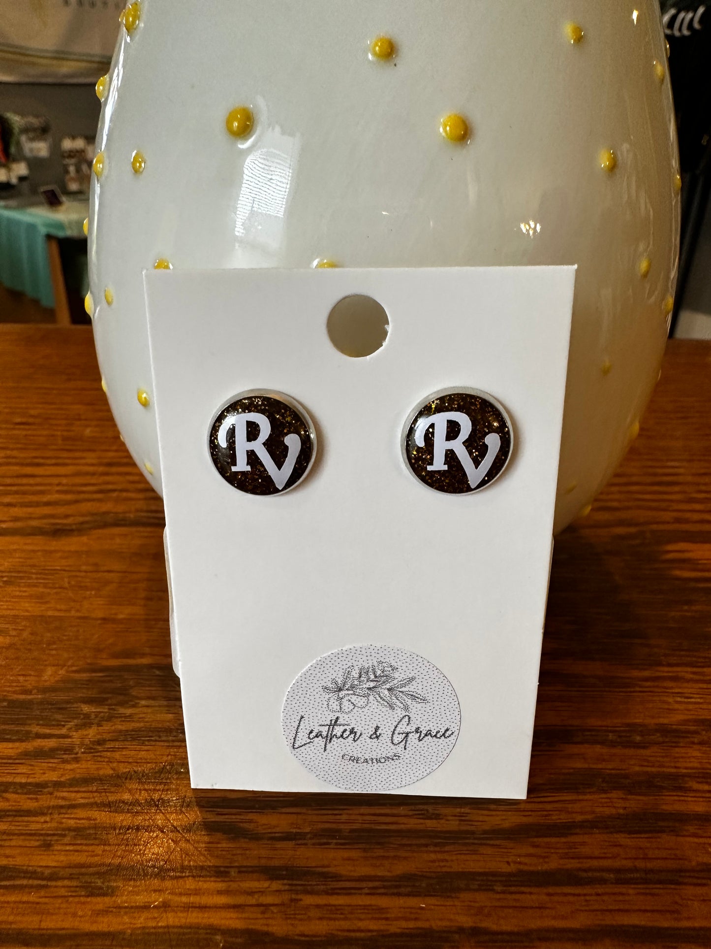 Gold/White "RV" Stud